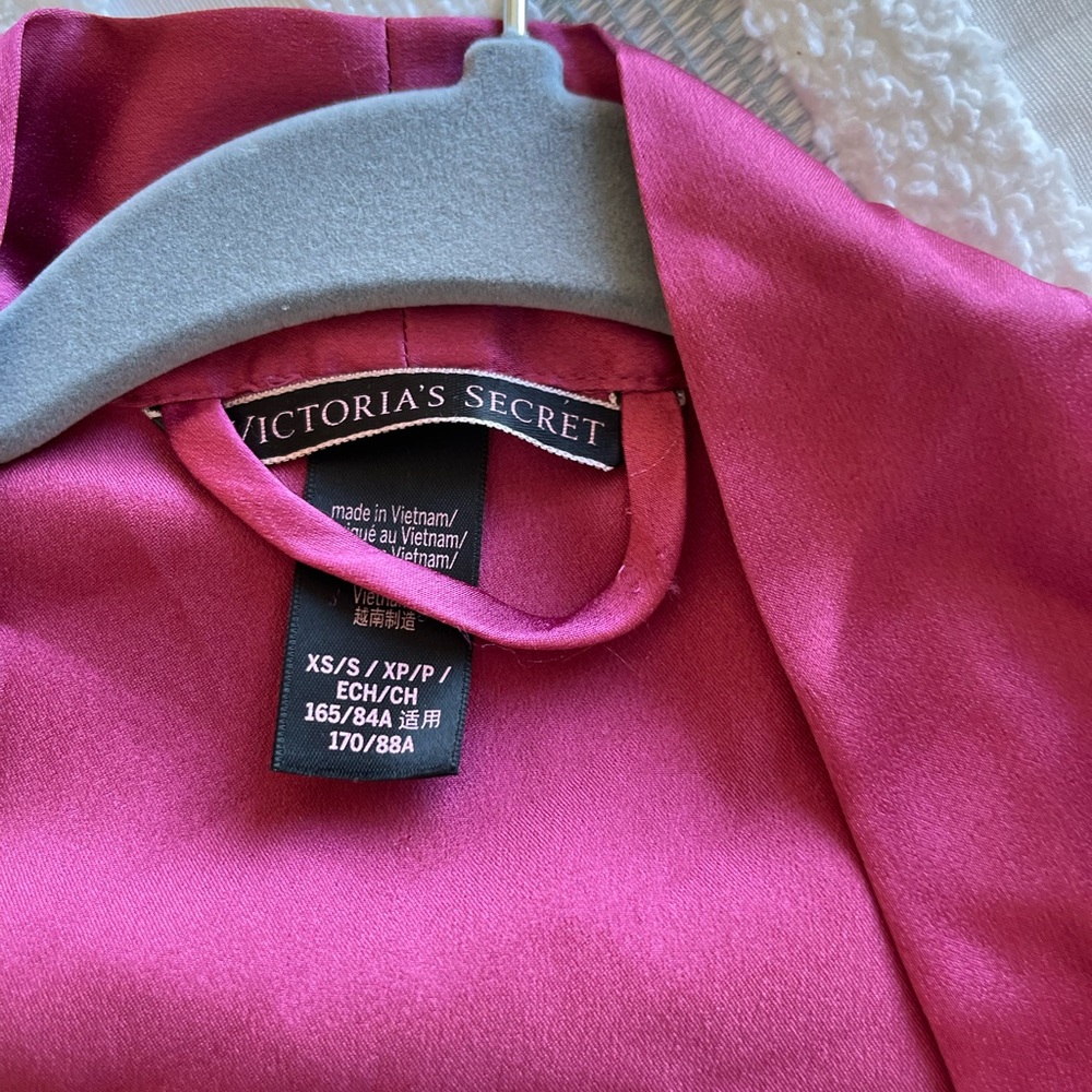 Victoria’s Secret Robe - Picture 2 of 3